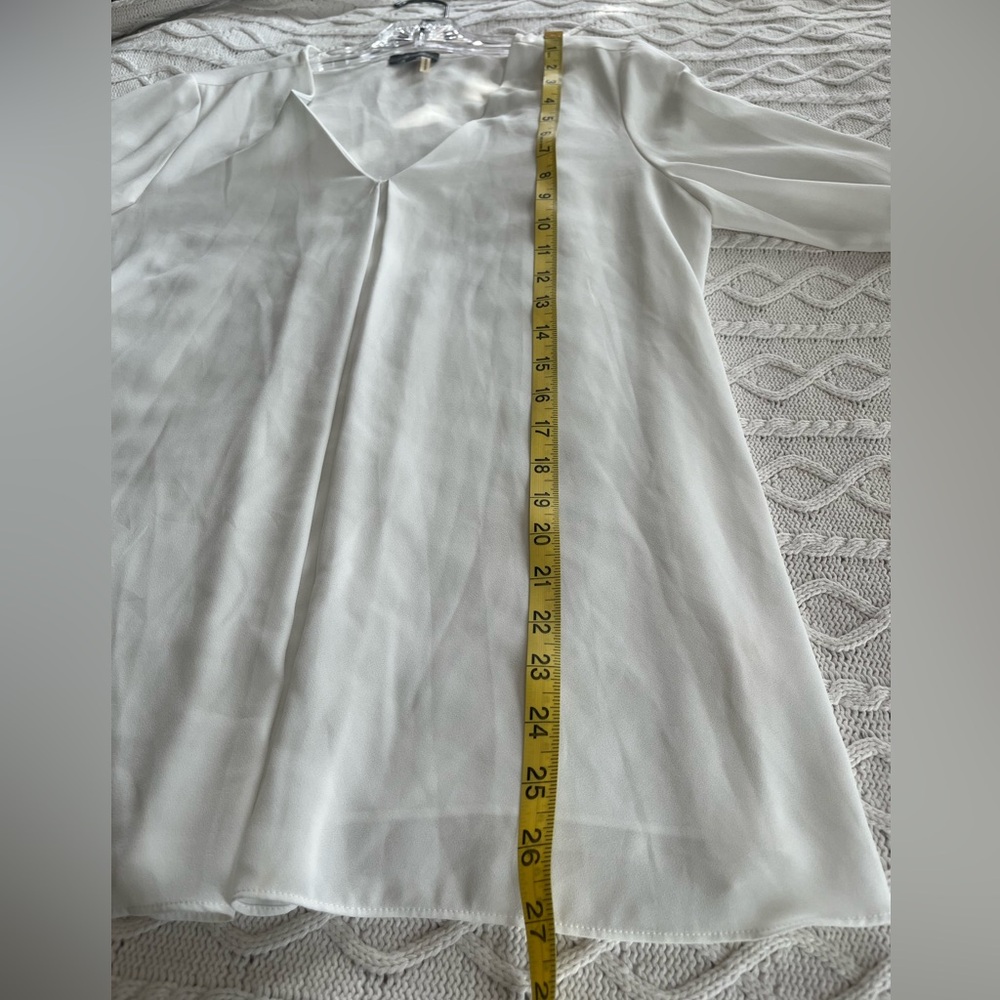 Vince Camuto Elegant White V-Neck Flowy Blouse Women’s Size Small Oversized - Picture 13 of 14